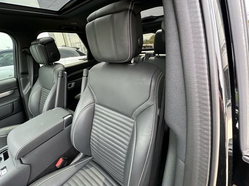 Certified 2024 Land Rover Discovery Dynamic SE AWD/4WD image 17