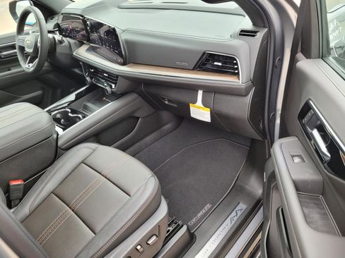 New 2026 Chevrolet Tahoe High Country w/ Sun And Tow Package AWD/4WD image 6
