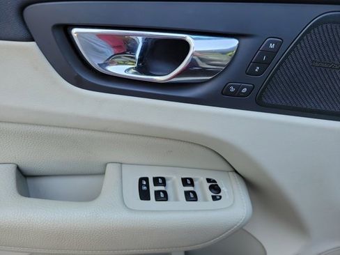 Used 2019 Volvo XC60 T5 Inscription w/ Protection Package Premier image 18