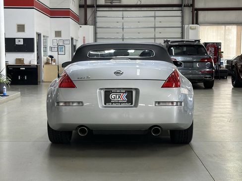 Used 2008 Nissan 350Z Grand Touring image 4