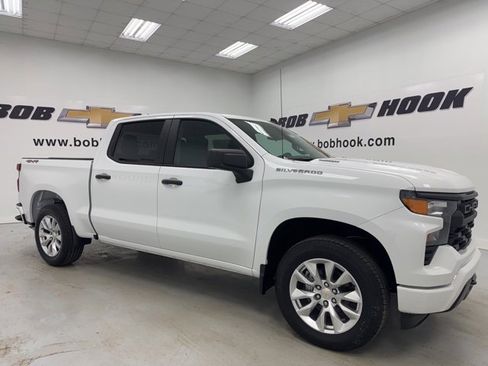 New 2026 Chevrolet Silverado 1500 Custom image 3