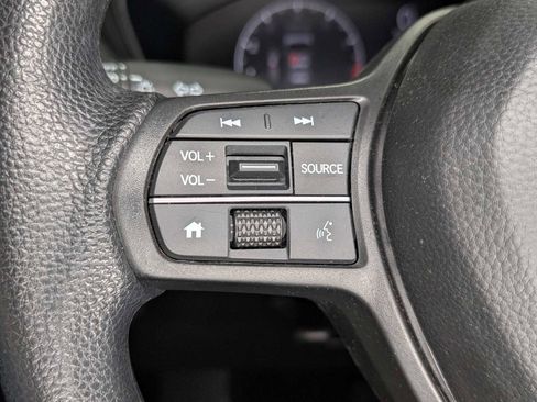 Certified 2023 Honda HR-V LX image 32