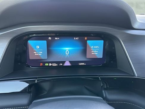 Used 2025 Volkswagen Atlas Cross Sport SE image 22