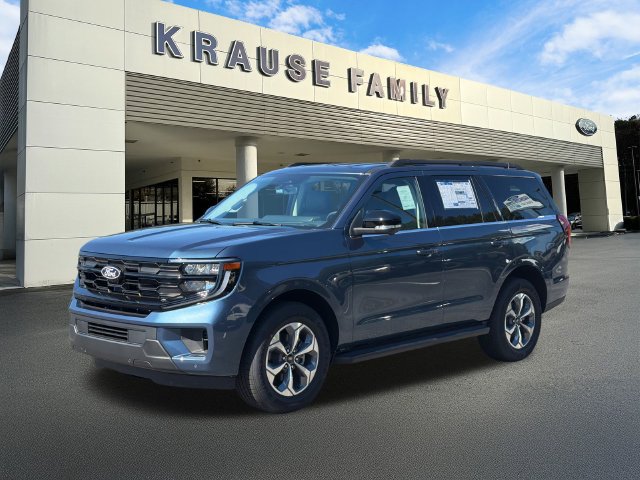 New 2027 Ford Expedition Active RWD image 3
