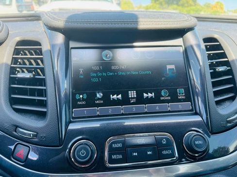 Used 2019 Chevrolet Impala LT FWD image 19
