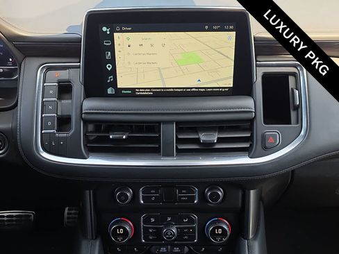 Used 2024 Chevrolet Suburban Z71 w/ Luxury Package AWD/4WD image 20