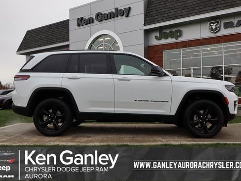 New 2025 Jeep Grand Cherokee Altitude image 1