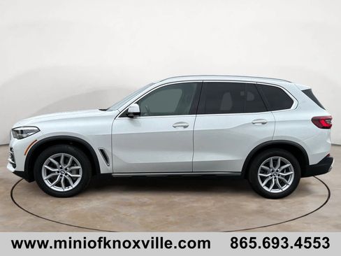 Used 2021 BMW X5 xDrive40i w/ Premium Package image 7
