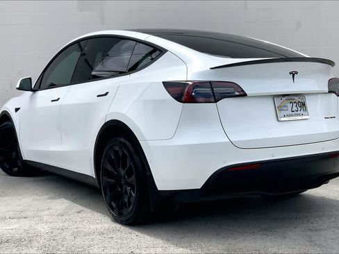 Used 2022 Tesla Model Y Long Range AWD/4WD image 4