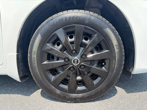 Used 2017 Nissan Sentra SV FWD image 28