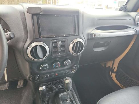 Used 2013 Jeep Wrangler Unlimited Sahara w/ Max Tow Pkg image 38