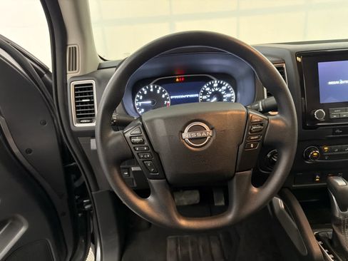 Certified 2024 Nissan Frontier SV w/ Technology Package AWD/4WD image 17