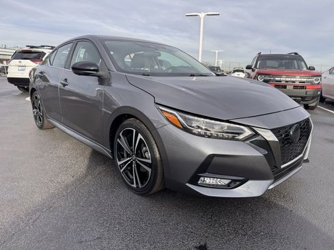 Used 2022 Nissan Sentra SR w/ SR Premium Package image 7