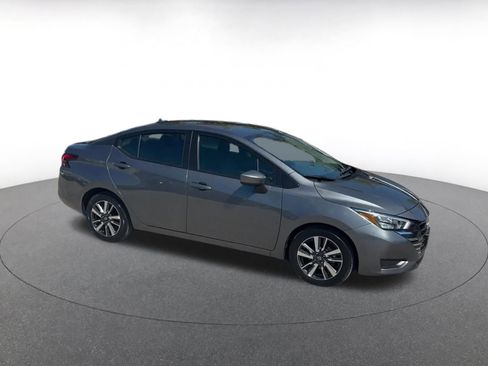 Used 2025 Nissan Versa SV FWD image 2