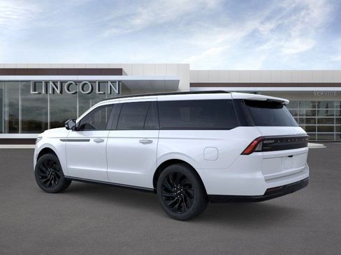 New 2025 Lincoln Navigator L Reserve w/ Jet Appearance Package AWD/4WD image 4