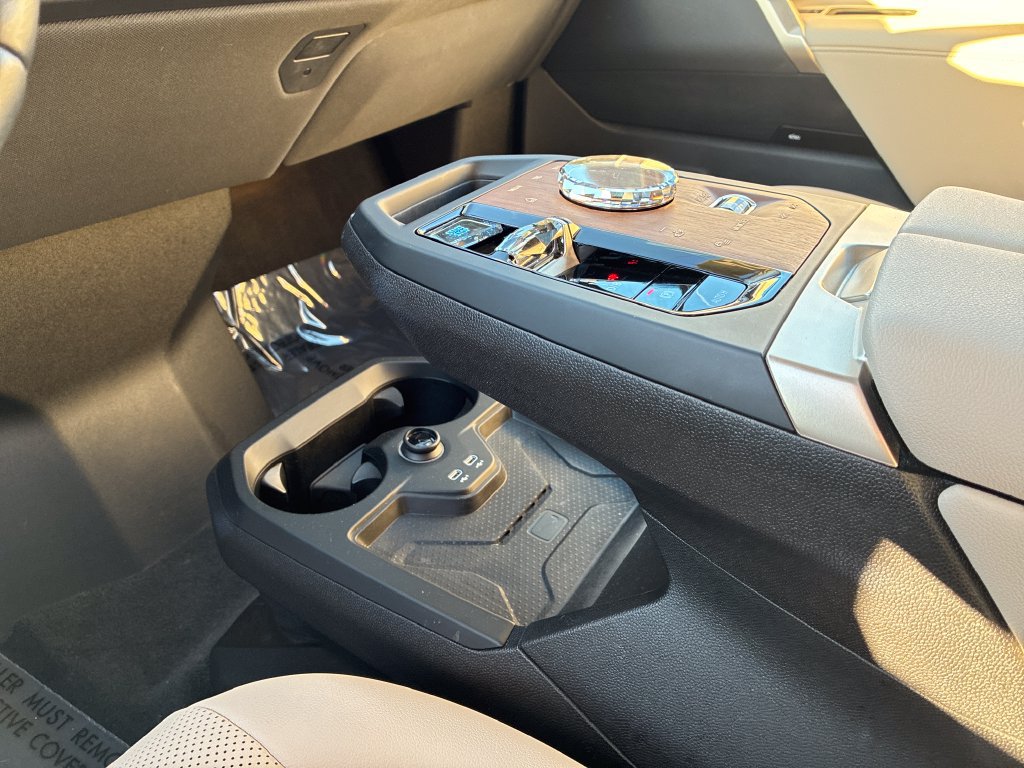 Certified 2024 BMW iX xDrive50 w/ Premium Package AWD/4WD image 18