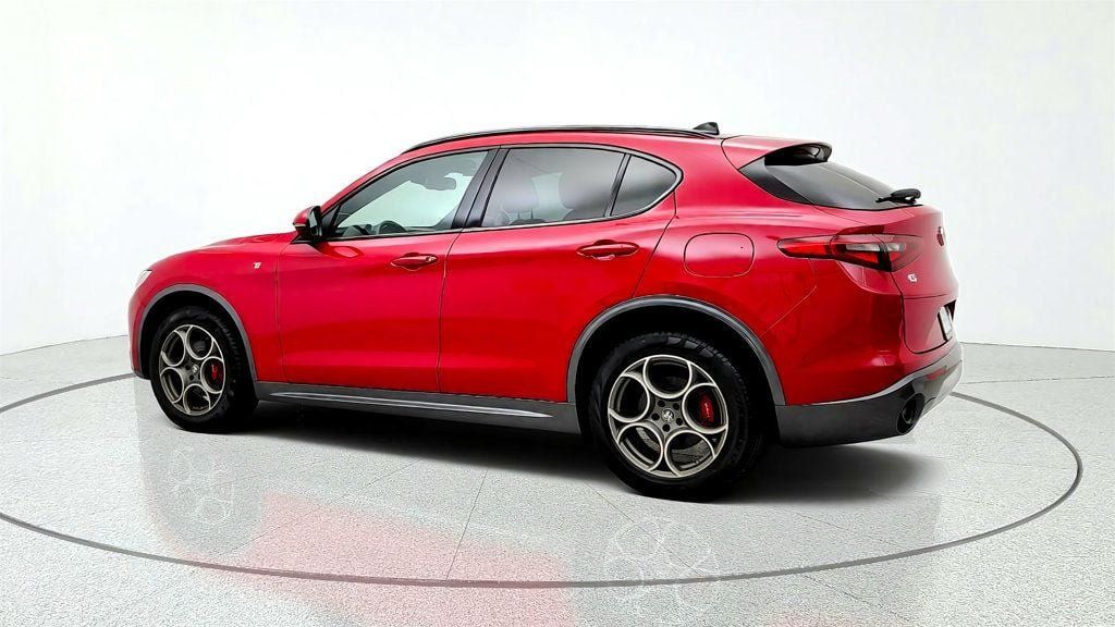Used 2023 Alfa Romeo Stelvio Ti AWD/4WD image 7