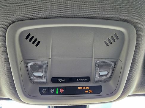 Used 2022 Chevrolet Malibu LT FWD image 23