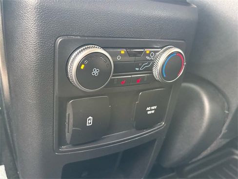 Used 2020 Ford Explorer Limited image 16
