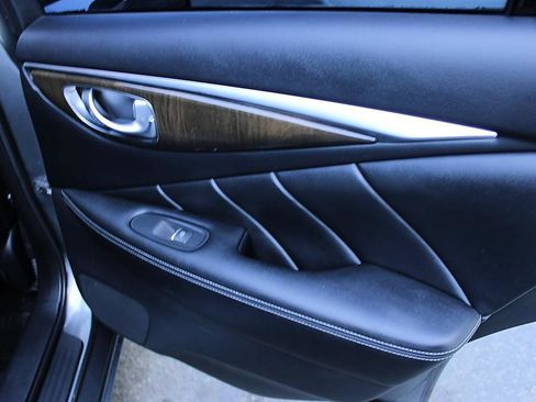 Used 2018 INFINITI Q50 Luxe w/ Essential Package (2.0T Luxe) image 19