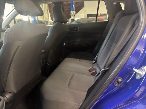 Used 2025 Toyota Corolla Cross LE image 36