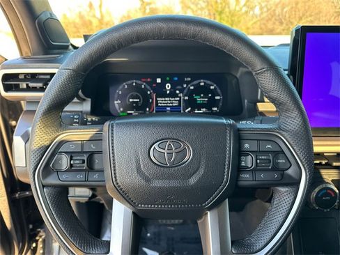 Used 2024 Toyota Tacoma TRD Off-Road image 29