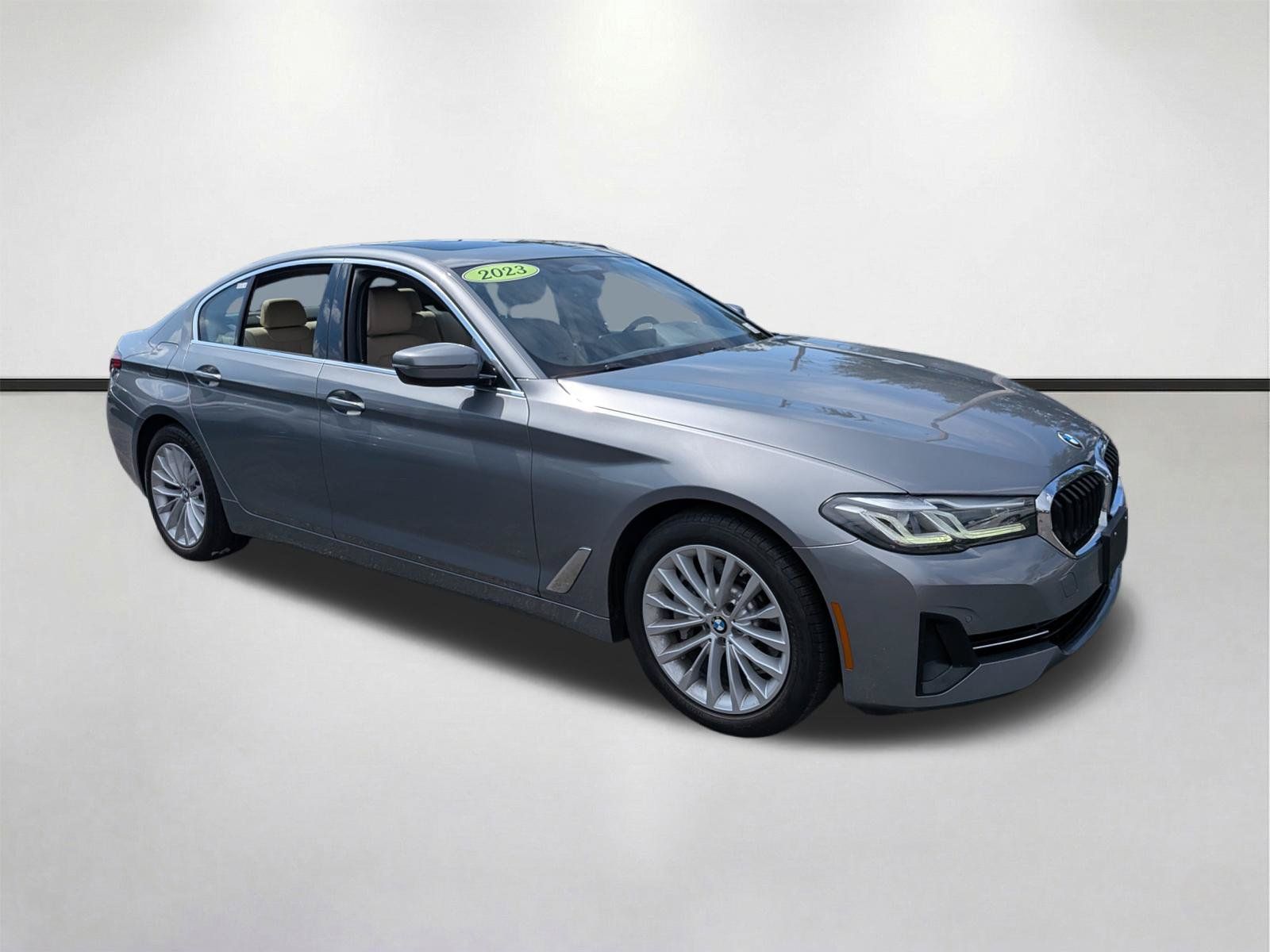 Used 2023 BMW 530i RWD image 2