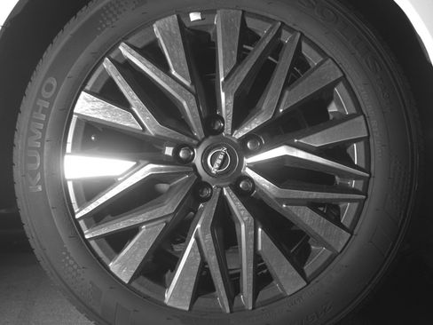 Used 2025 Nissan Altima 2.5 SV FWD image 15