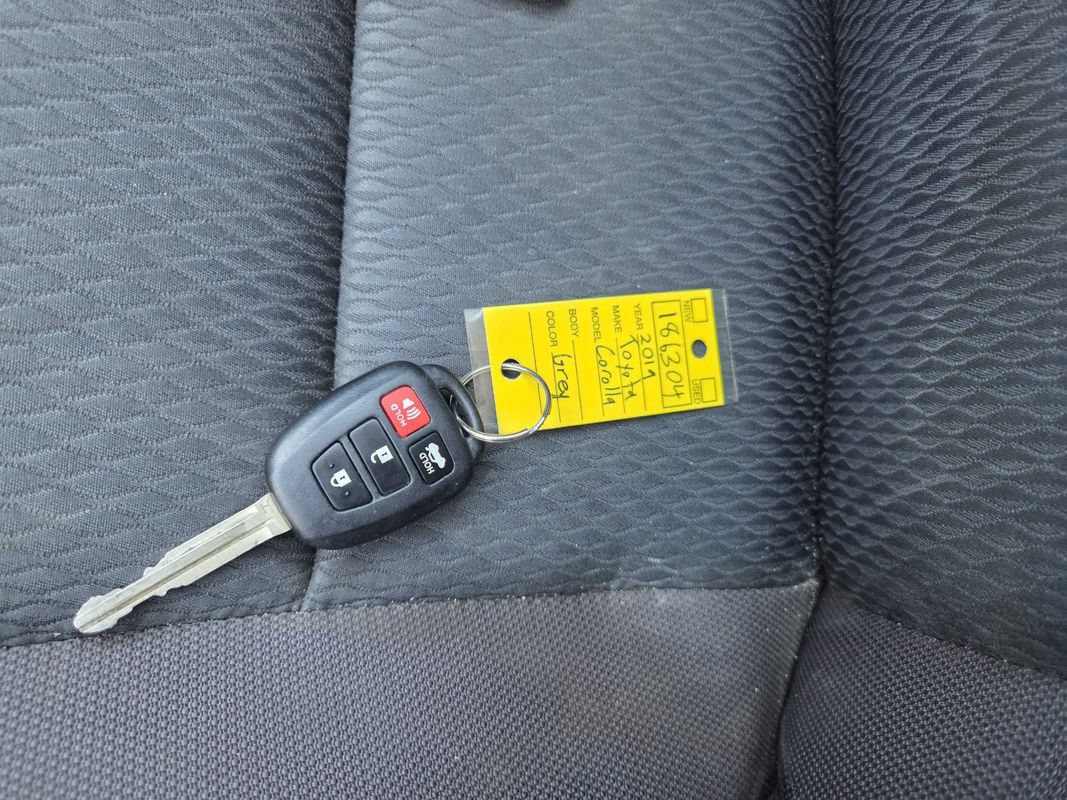 Used 2019 Toyota Corolla LE FWD image 32