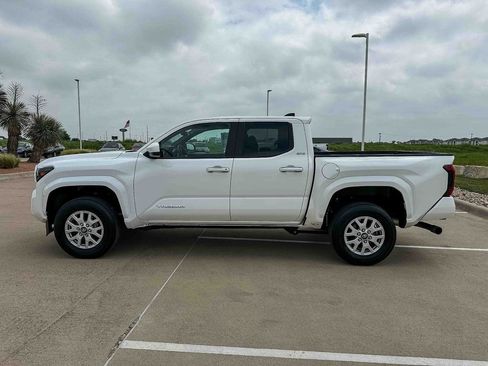 Used 2024 Toyota Tacoma SR5 RWD image 8
