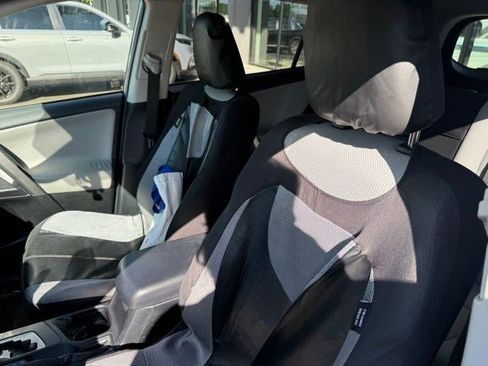 Used 2017 Toyota RAV4 XLE image 14