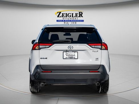 Used 2024 Toyota RAV4 LE AWD/4WD image 7