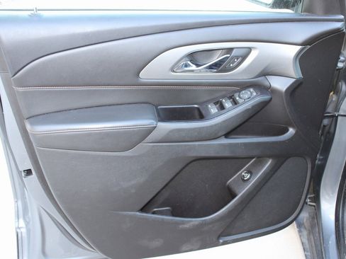 Used 2018 Chevrolet Traverse LT image 21