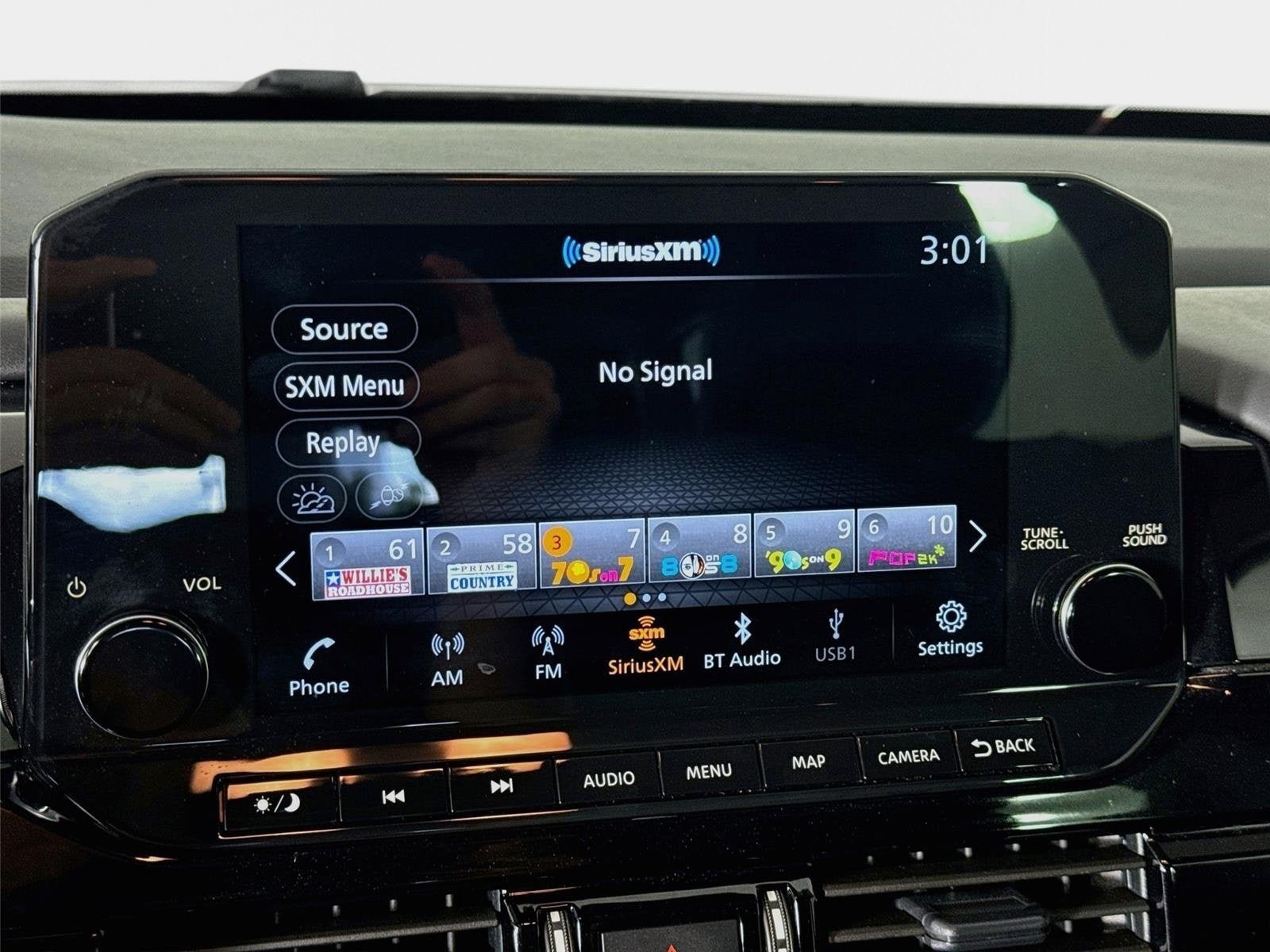 Used 2024 Nissan Pathfinder SL w/ SL Premium Package FWD image 15