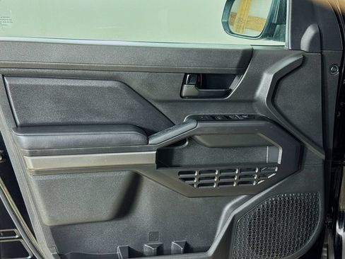 Certified 2024 Toyota Tacoma SR5 AWD/4WD image 16