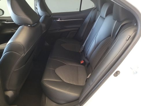 Used 2022 Toyota Camry SE image 18