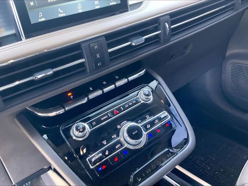 Used 2022 Lincoln Corsair Standard w/ Equipment Group 101A image 19