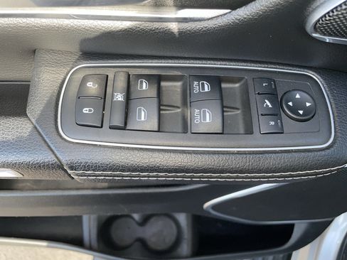 Certified 2022 RAM 1500 Laramie image 34