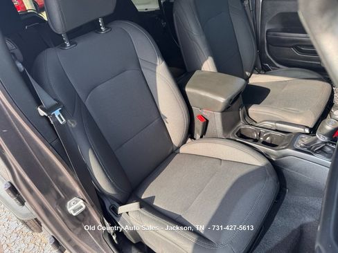 Used 2018 Jeep Wrangler Unlimited Sport S AWD/4WD image 15