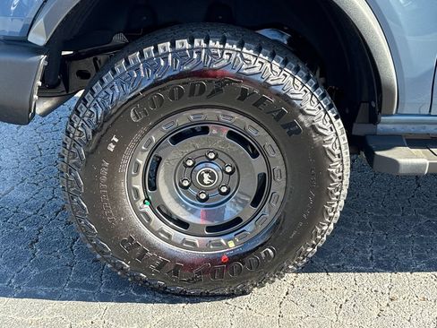 New 2025 Ford Bronco 2-Door w/ Sasquatch Package AWD/4WD image 16