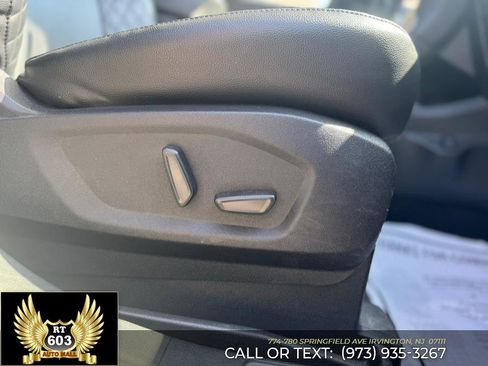 Used 2023 Ford Edge Titanium AWD/4WD image 21