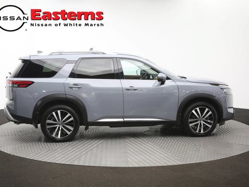 Used 2024 Nissan Pathfinder Platinum w/ Black Appearance Package AWD/4WD image 48