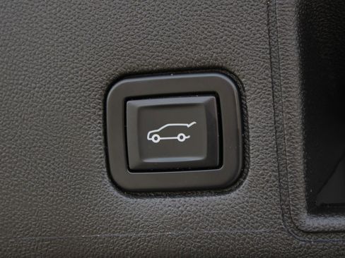 Used 2022 GMC Terrain SLT AWD/4WD image 8