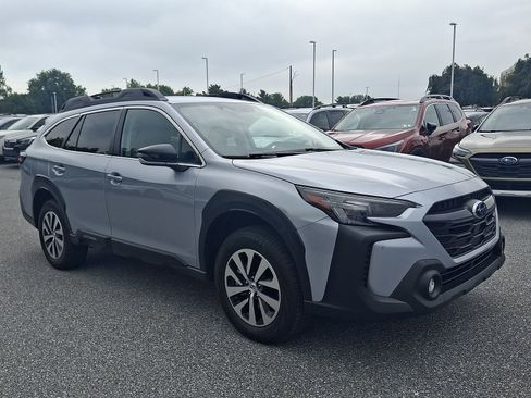 Certified 2024 Subaru Outback Premium AWD/4WD image 3