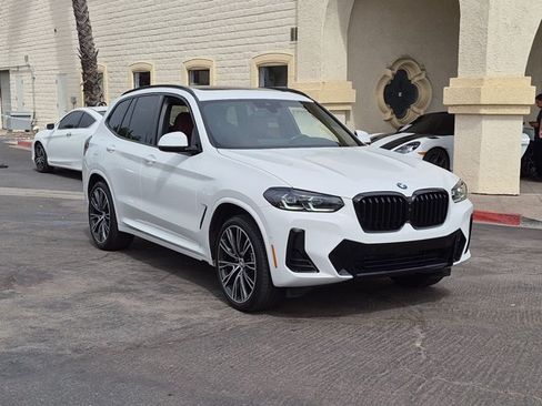 Used 2024 BMW X3 sDrive30i w/ Premium Package RWD image 3