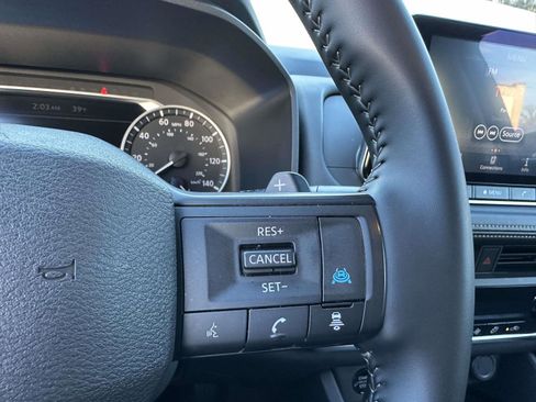 Used 2025 Nissan Rogue SV image 28