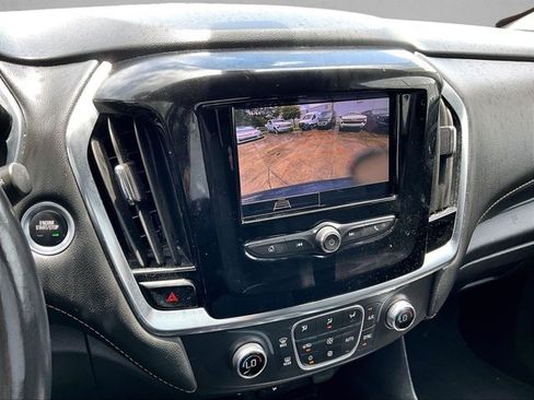 Used 2021 Chevrolet Traverse LT FWD image 23