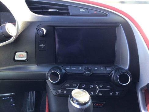 Used 2018 Chevrolet Corvette Z06 image 12