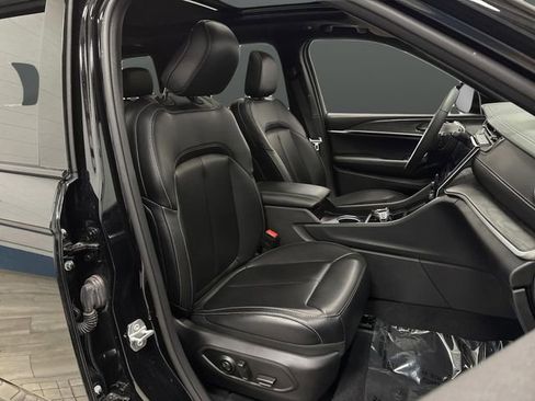 Used 2024 Jeep Grand Cherokee Limited w/ MOPAR Finishing Package image 32