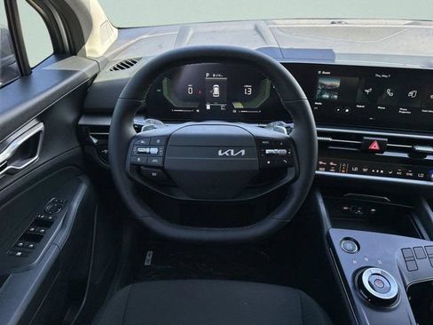 New 2026 Kia Sportage LX FWD image 11